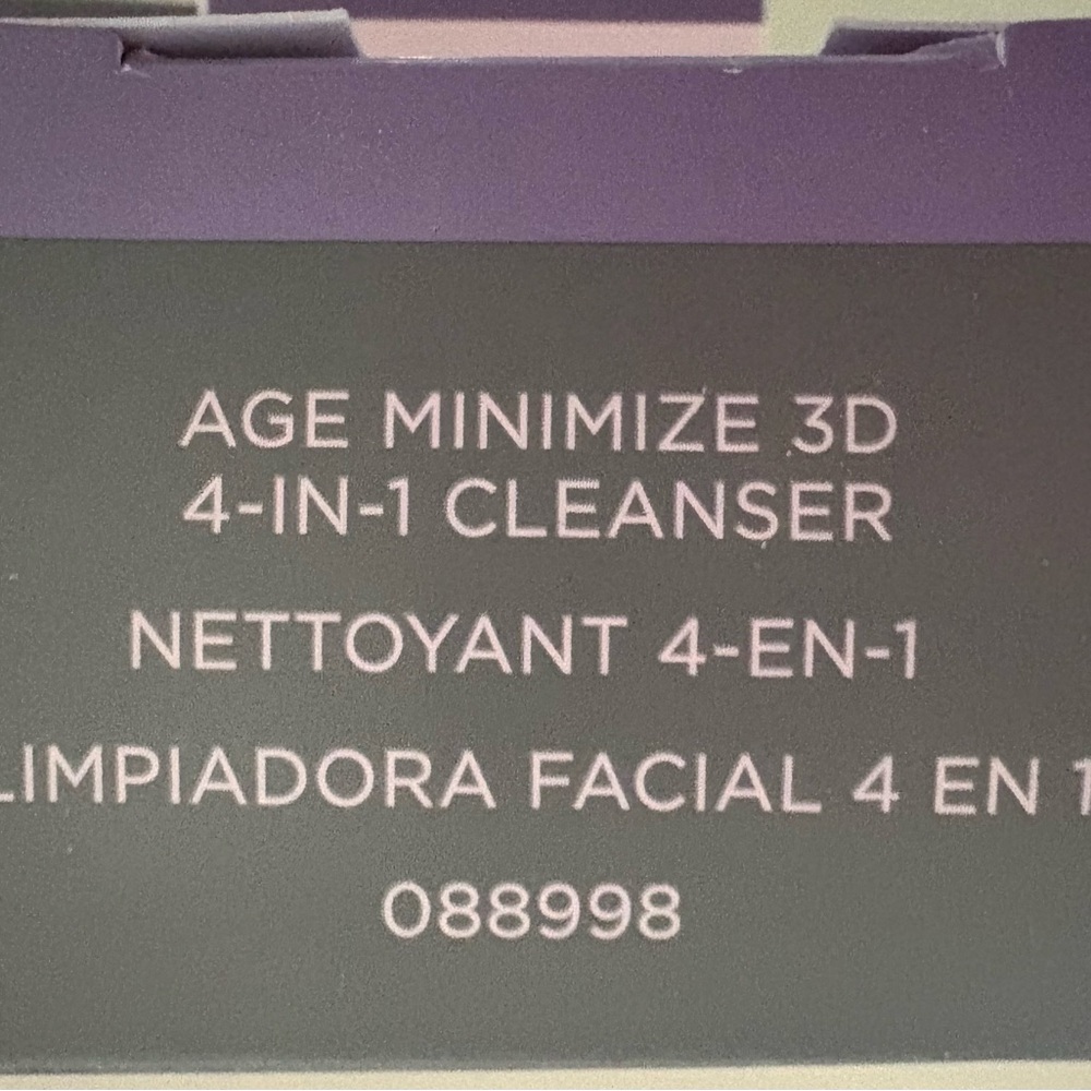 Mary Kay TimeWise Skincare Set - Pink and Gray - Picture 10 of 11